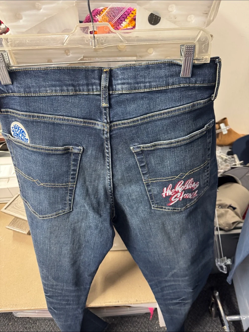 Lucky brand Rolling Stones jeans 33x32 // 081556